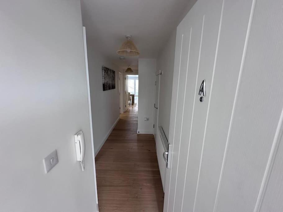 2Bed Ground Floor Flat + Garden Appartement Sunningwell Buitenkant foto